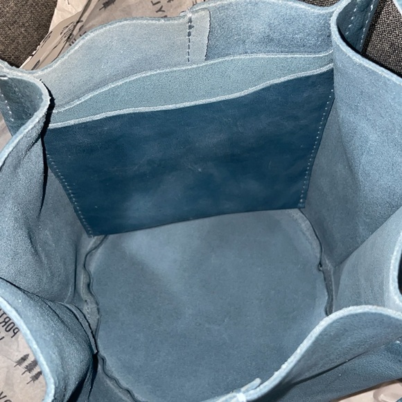 Portland Leather Aqua Classic Devan Bucket Tote - Picture 8 of 12